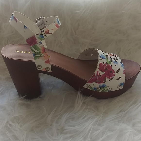 🎉🎉Wedge heels🎉🎉 - Picture 4 of 7